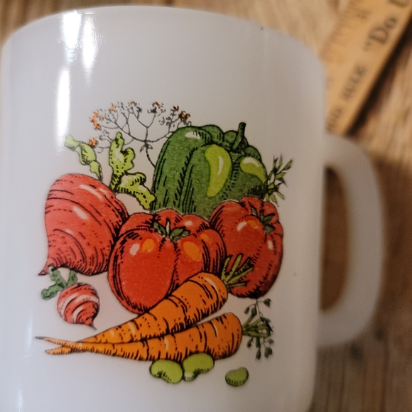 Vintage Glasbake Vegetable Garden Harvest White Milk 3.5" Glass Coffee Tea Mugs - Picture 5 of 10